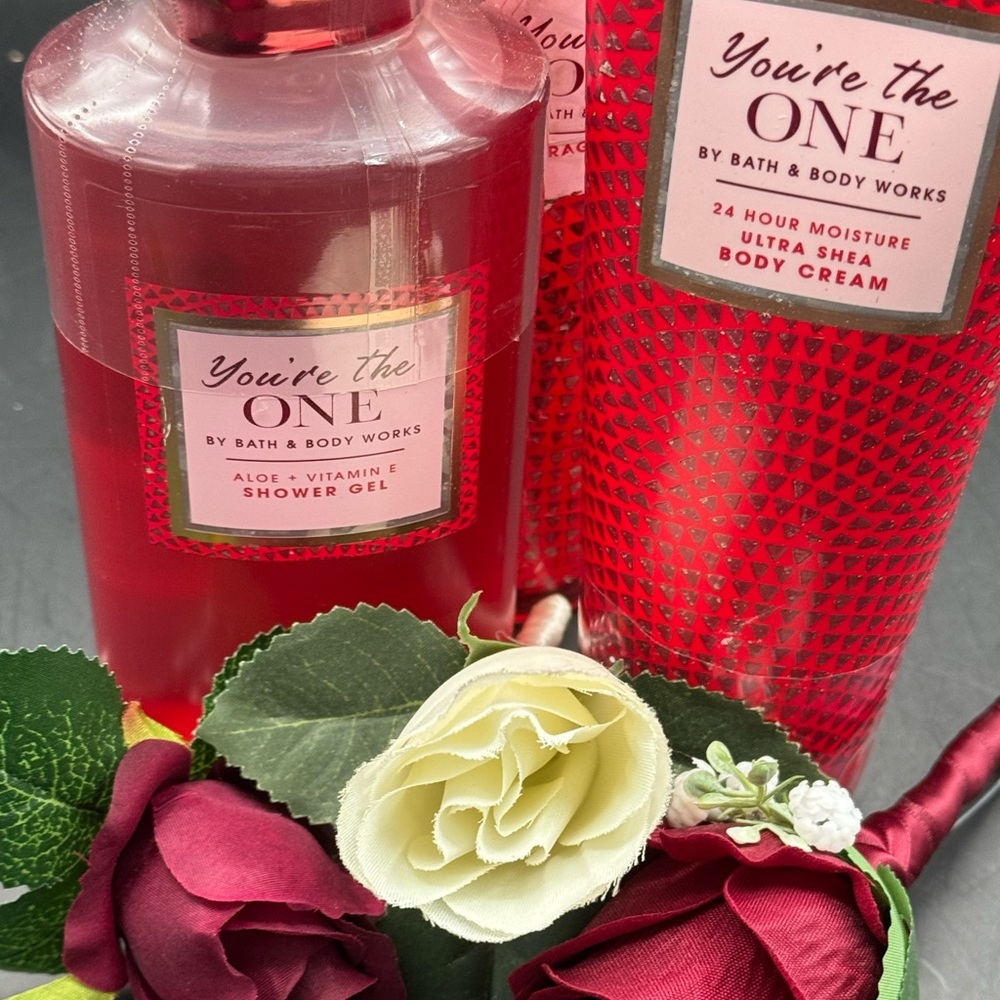 Bath & Body Works You're the One Shower Gel and Body Cream - Red